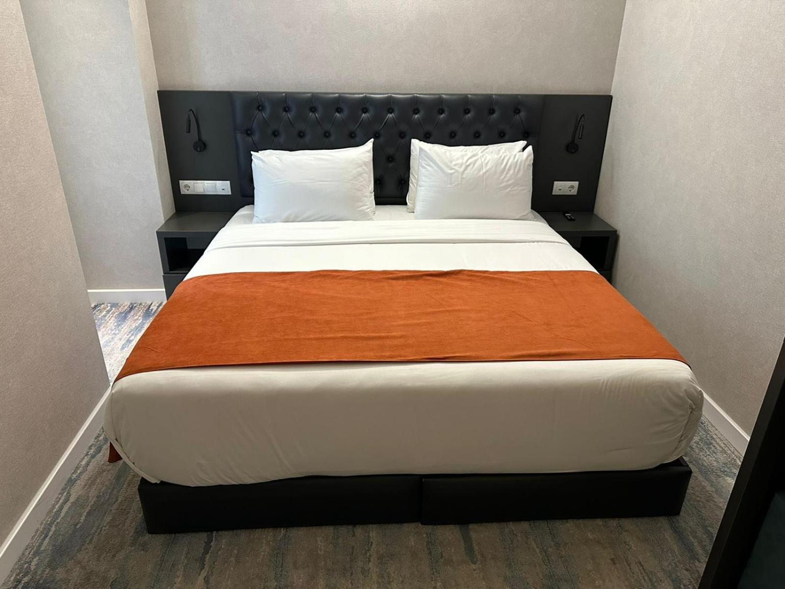 M 1 T Hotel Tbilisi Exterior photo