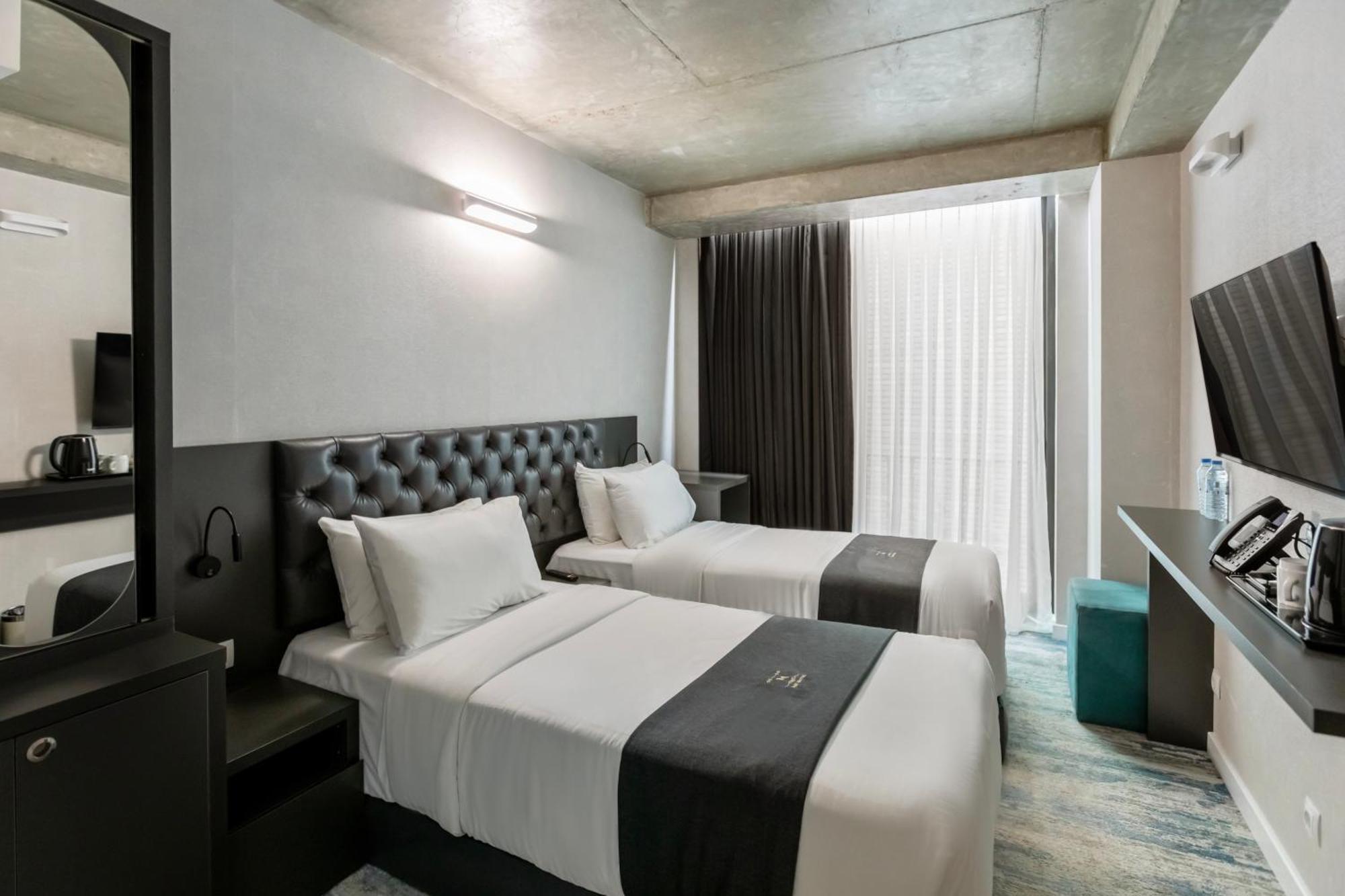 M 1 T Hotel Tbilisi Exterior photo