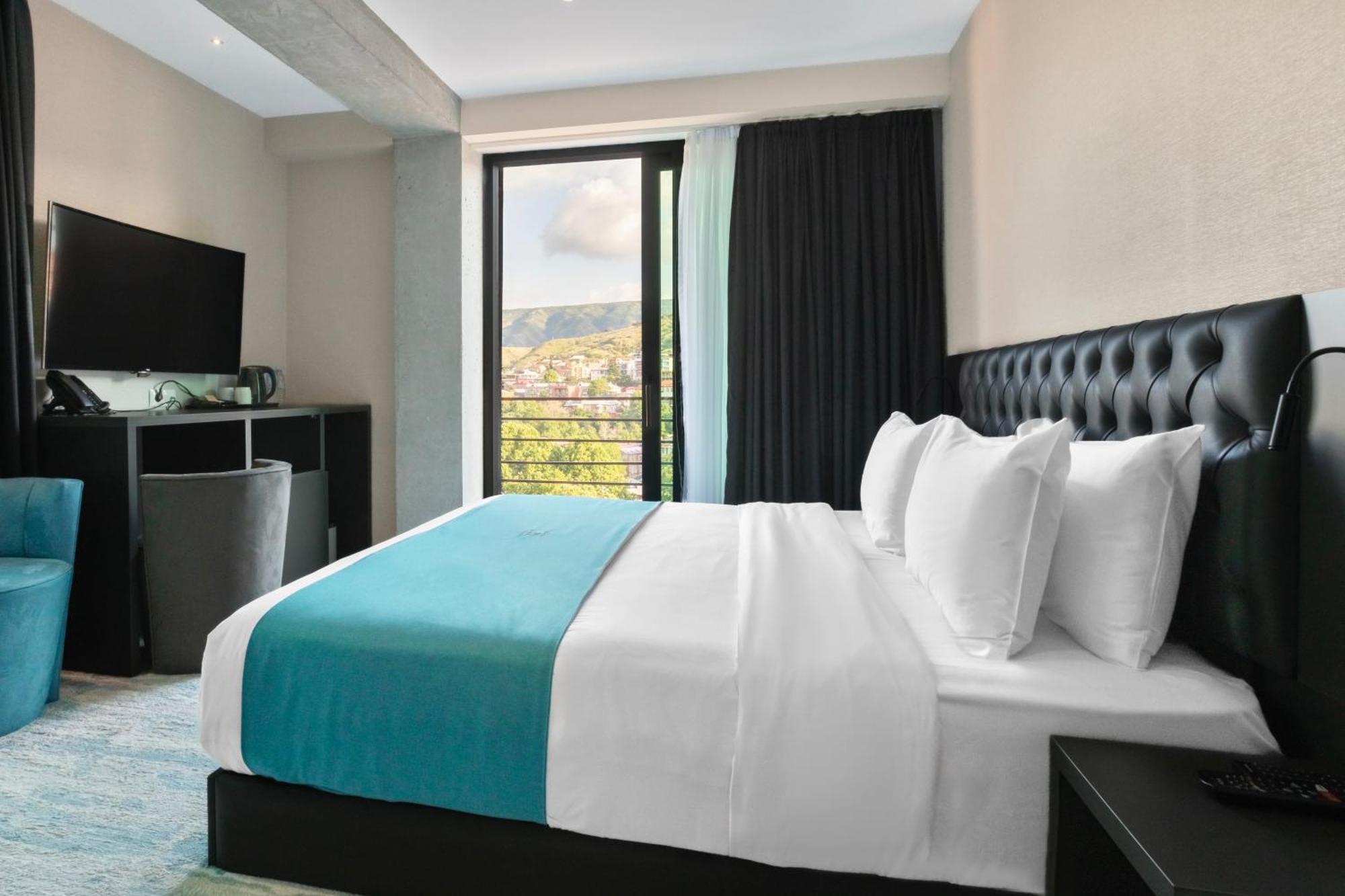 M 1 T Hotel Tbilisi Exterior photo