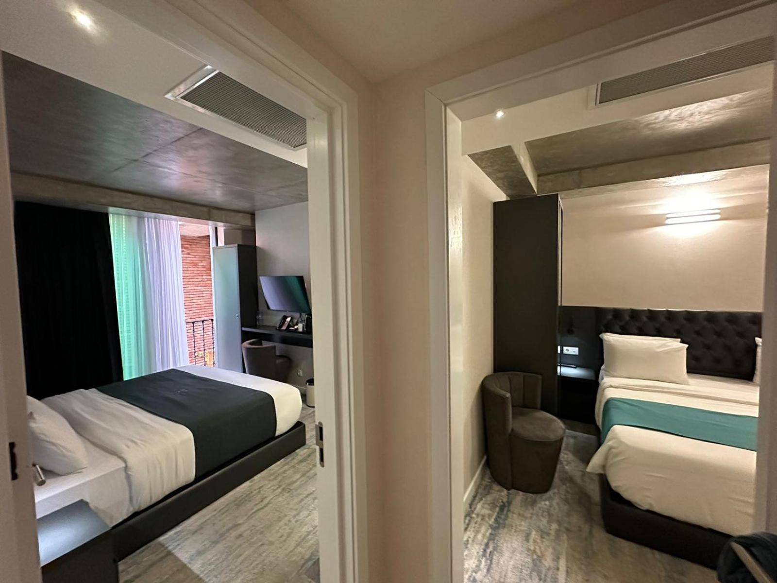M 1 T Hotel Tbilisi Exterior photo